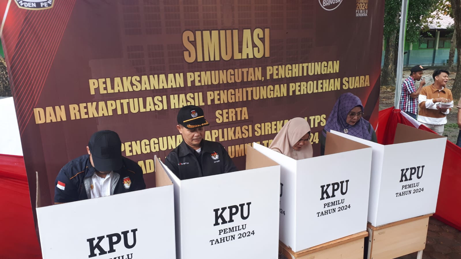 Warga Myanmar di AS Menunggu Keputusan TPS